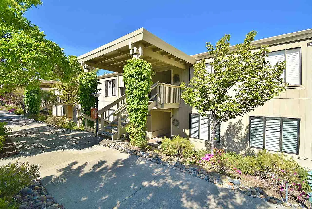 1301 Leisure Ln APT 8 photo 1