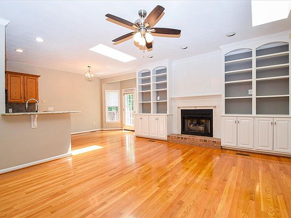 5th image of 3598 Grandin Rd
