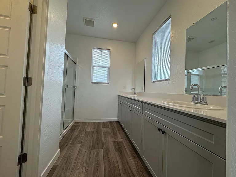 997 W Pioneer Dr — Photo 27