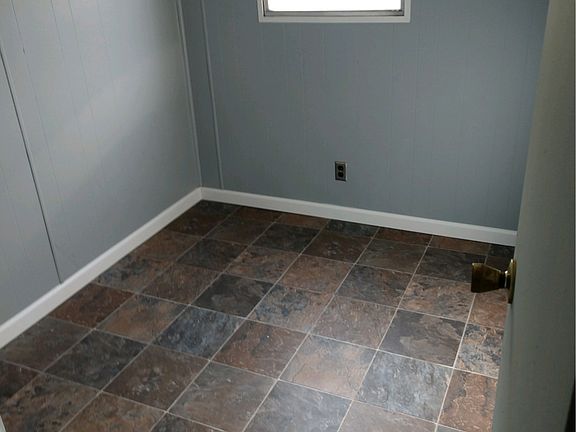 3rd image of 126 Lenoir Ave #4