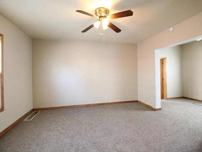 2829 Rutland Ave — Photo 18