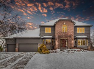 860 Jennings Cove Rd, Mound, MN 55364