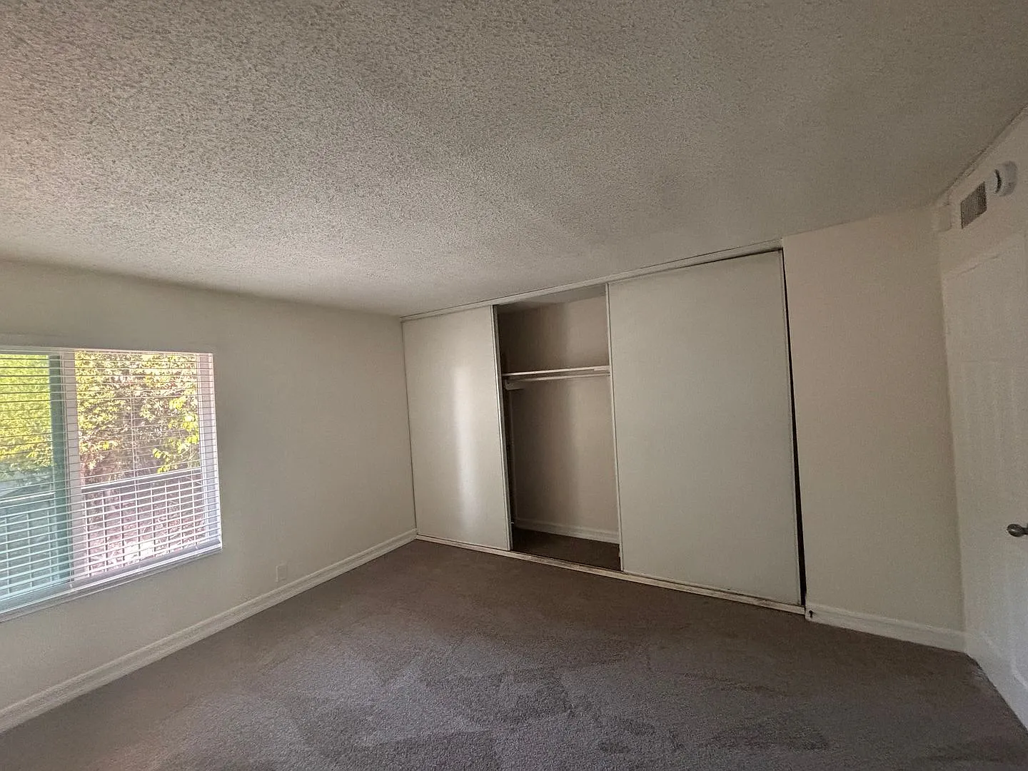 University Terrace Apartments — Photo 3