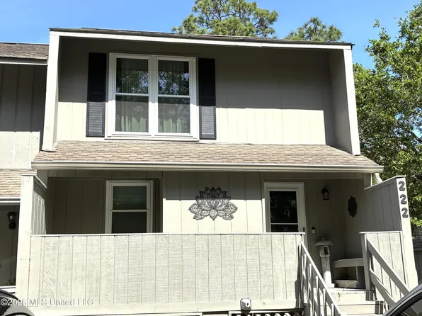 222 Highpoint Dr, Diamondhead, MS 39525