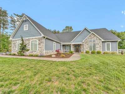 700 Thornblade Way, Blue Ridge, VA, 24064