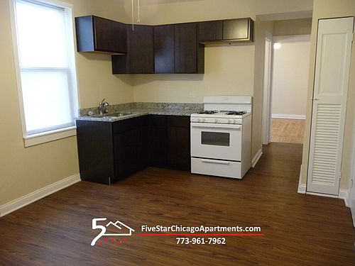 3rd image of 3552 W Belmont Ave #2R
