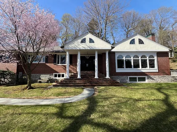 75 Lee St, Brookline, MA 02445