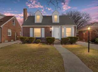 19168 Berden St, Grosse Pointe, MI