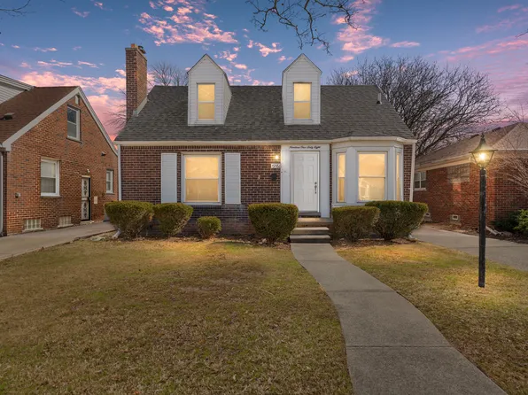 19168 Berden St, Grosse Pointe, MI 48236