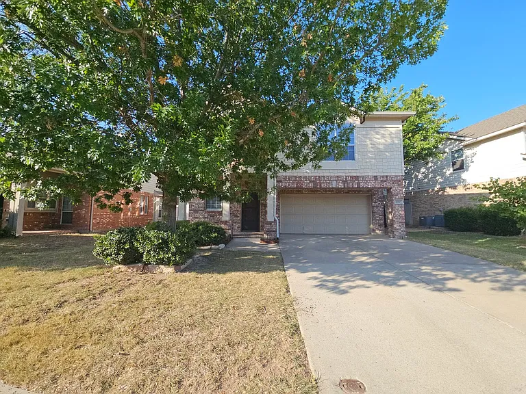 10945 Hawks Landing Rd — Photo 1