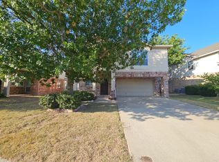 10945 Hawks Landing Rd, Fort Worth, TX 76131