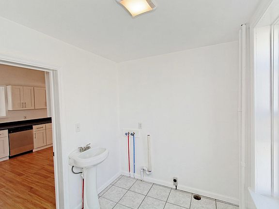 3rd image of 12 Mabbett St