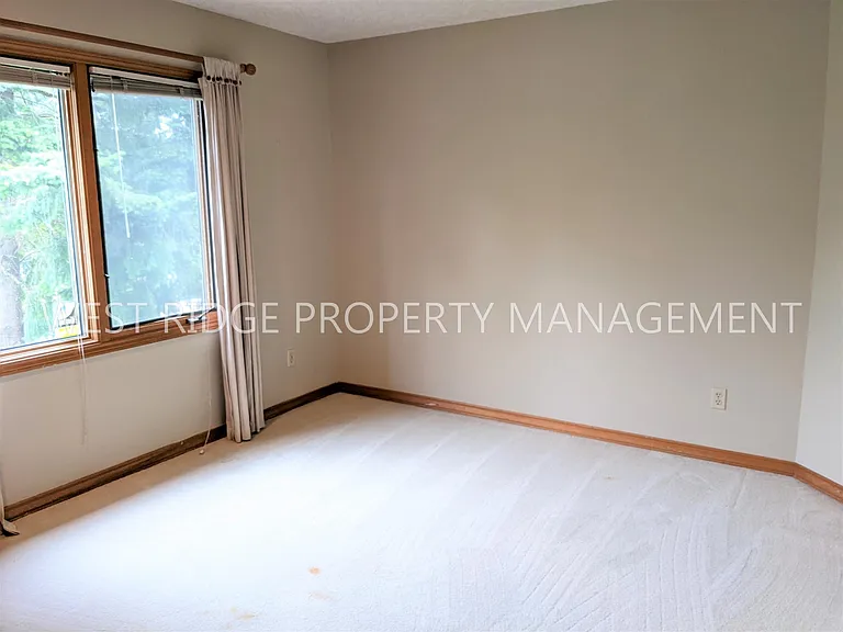 19772 Bellevue Way — Photo 23