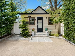 2084 Washington St, Merrick, NY 11566