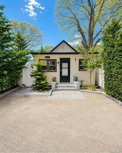 2084 Washington St, Merrick, NY, 11566
