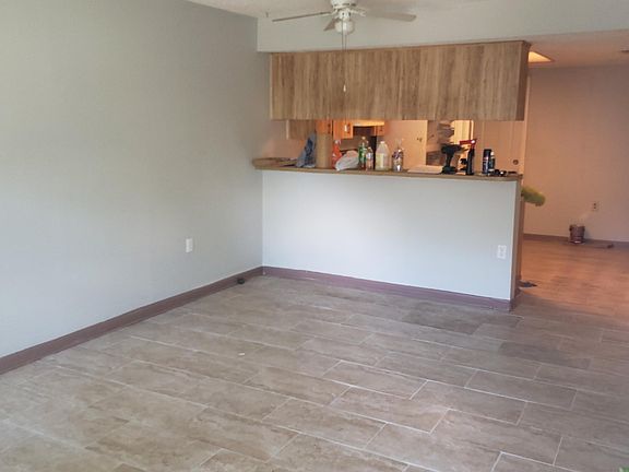 4th image of 1049 Crestview Ave #1051