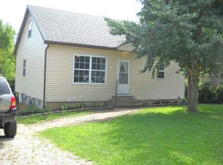 307 W Woodford St, Washburn, IL