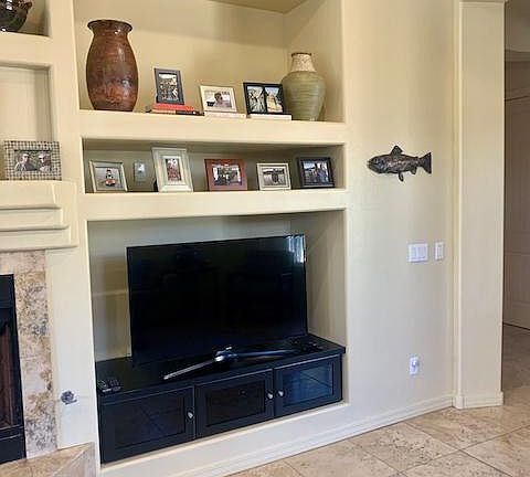 Bookshelves and built-in TV space