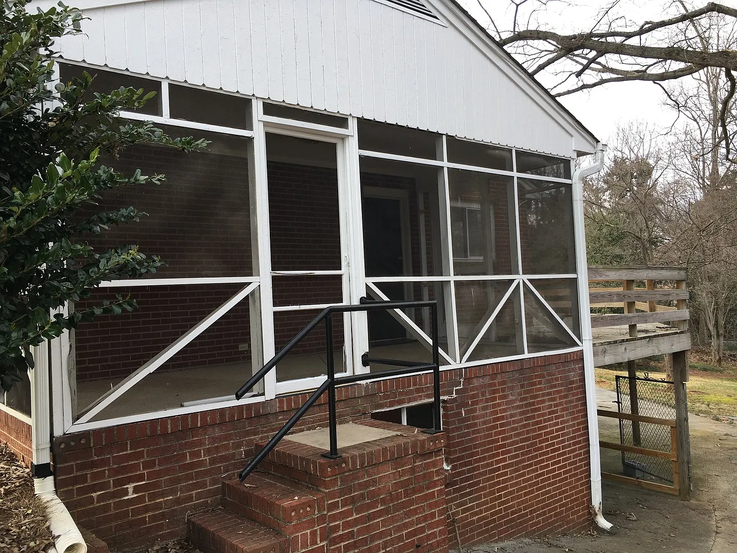 Great Brick House In Sandersted Neighborhood!! 3 Bedroom, 3 Full Bath — Photo 2