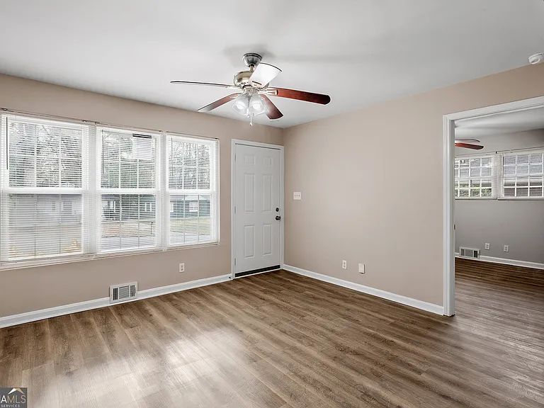 1799 Shirley St SW — Photo 6