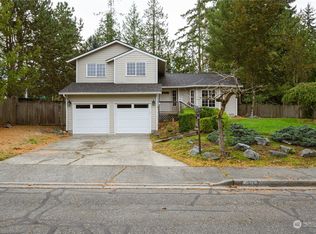 4020 Creek Pl, Mount Vernon, WA 98273
