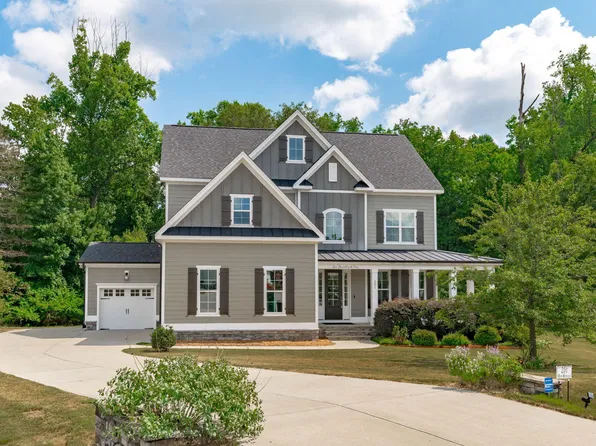201 Misty Moonlight Dr, Willow Spring, NC 27592