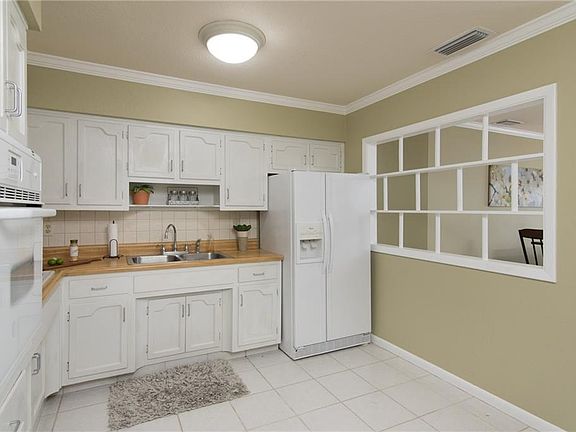5th image of 704 W 116th Ave
