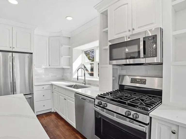 297 E Lakeview Ave #0 — Photo 8