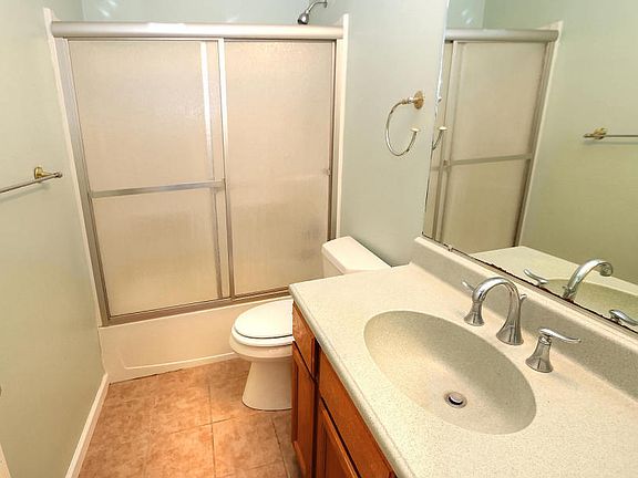 4th image of 119 Bay Club Cir