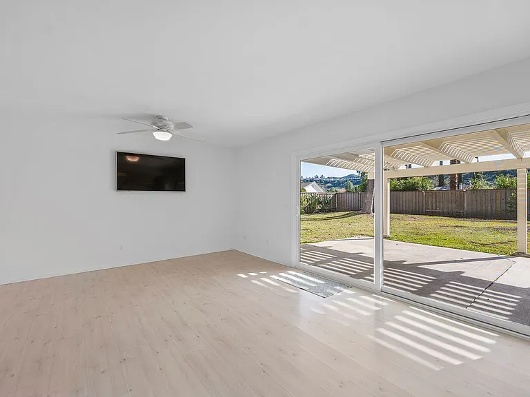 32022 Grenville Ct — Photo 34