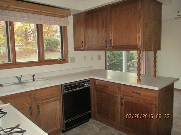 3rd image of 1430 Nottingham Dr