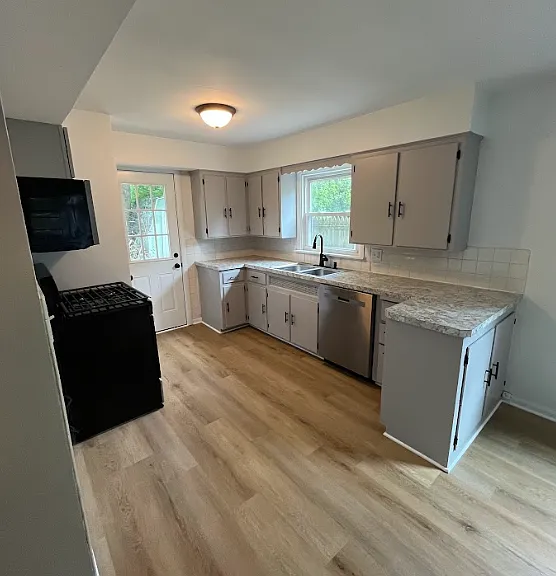757 Valdes Ave — Photo 3