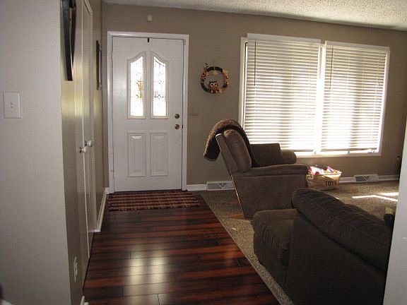 5th image of 970 Woodview Dr