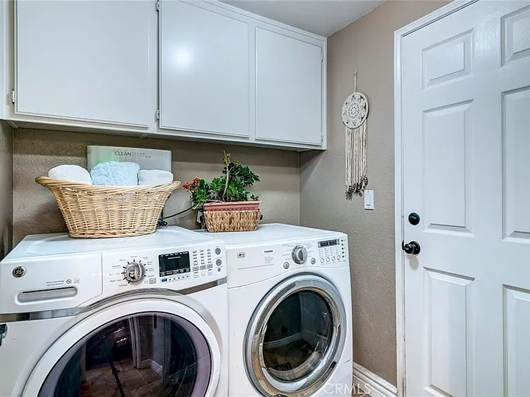 6330 Golden Gate Dr — Photo 21