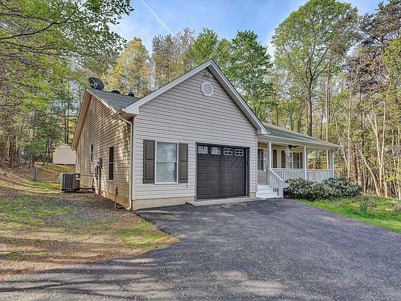 4th image of 990 Highland Lake Rd