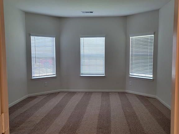 5th image of 469 Amberwood Park Dr