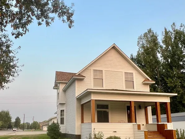 302 S 7th St, Oakes, ND 58474