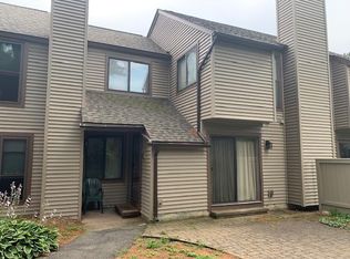 19 Walnut Ln, Avon, CT 06001