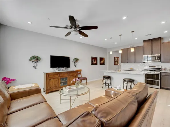 9291 Desert Pearl Ave, Spring Valley, NV 89148