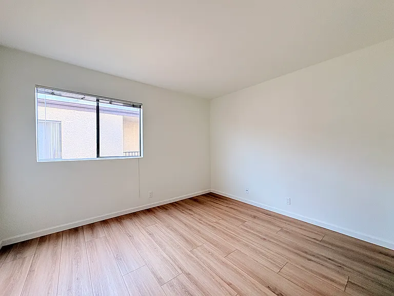 1340 Orange Grove Avenue — Photo 10