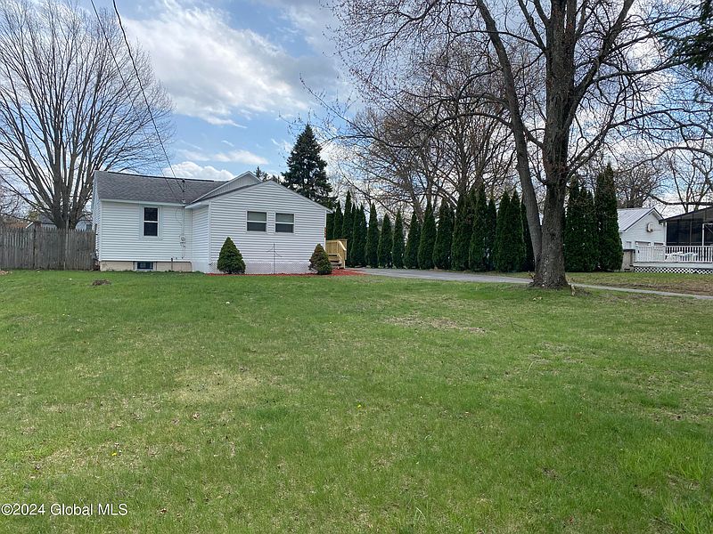 4th image of 2058 Oaklawn Avenue