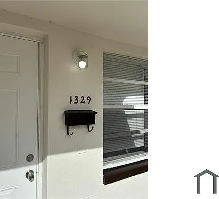 1329 NW 8th Ave — Photo 2