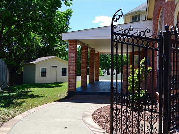 4th image of 4300 Avila Dr