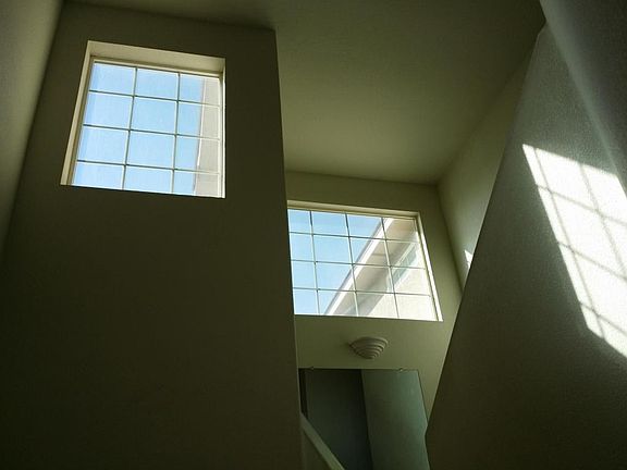 5th image of 8419 Vista Serena Ln SW
