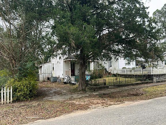 3rd image of 200 Iowa Ave