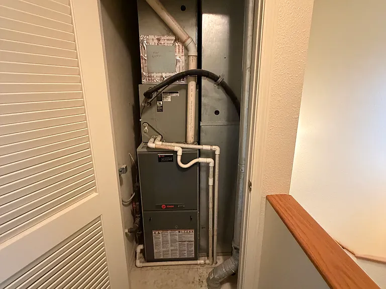 Gas furnace.