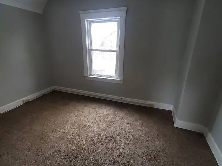 14205 Savannah Ave — Photo 5