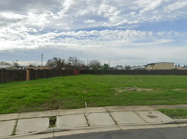 1509 Sarba Ct, Los Banos, CA 93635