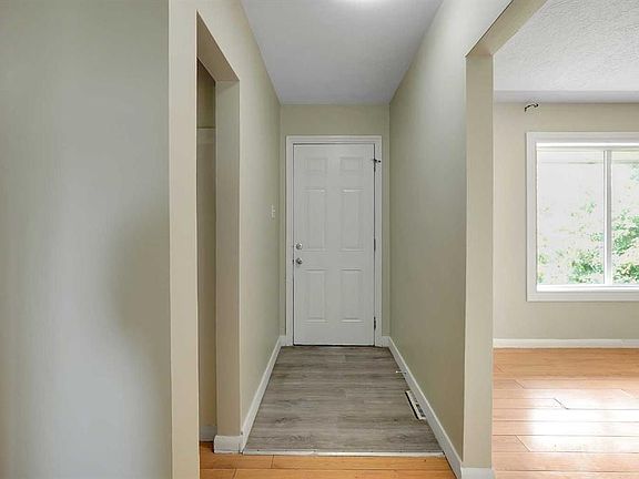 3rd image of 1506 W 36th St SE