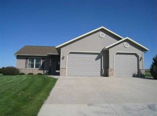 907 W 2nd St, Kalona, IA 52247